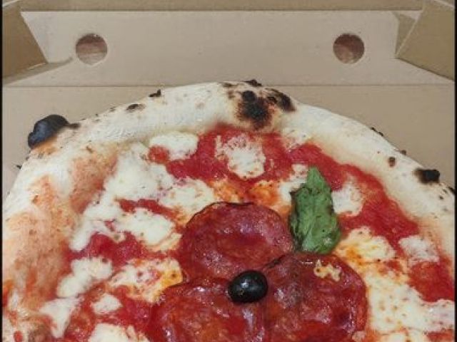 two-tozzers-pizza (29)-kireth-ai